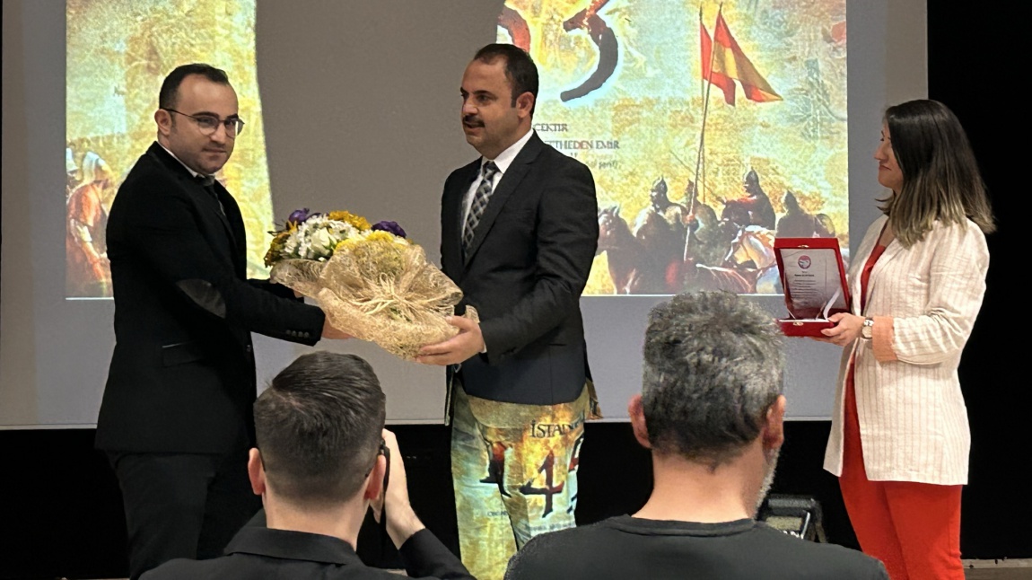 29 Mayıs İstanbul'un Fethi ilçe programımızı Arif Nihat Asya Mesleki ve Teknik Anadolu Lisesi konferans salonunda kutladık
